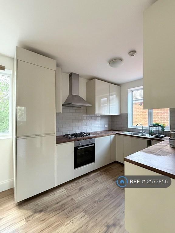 Flat Roehampton Vale in Greater London