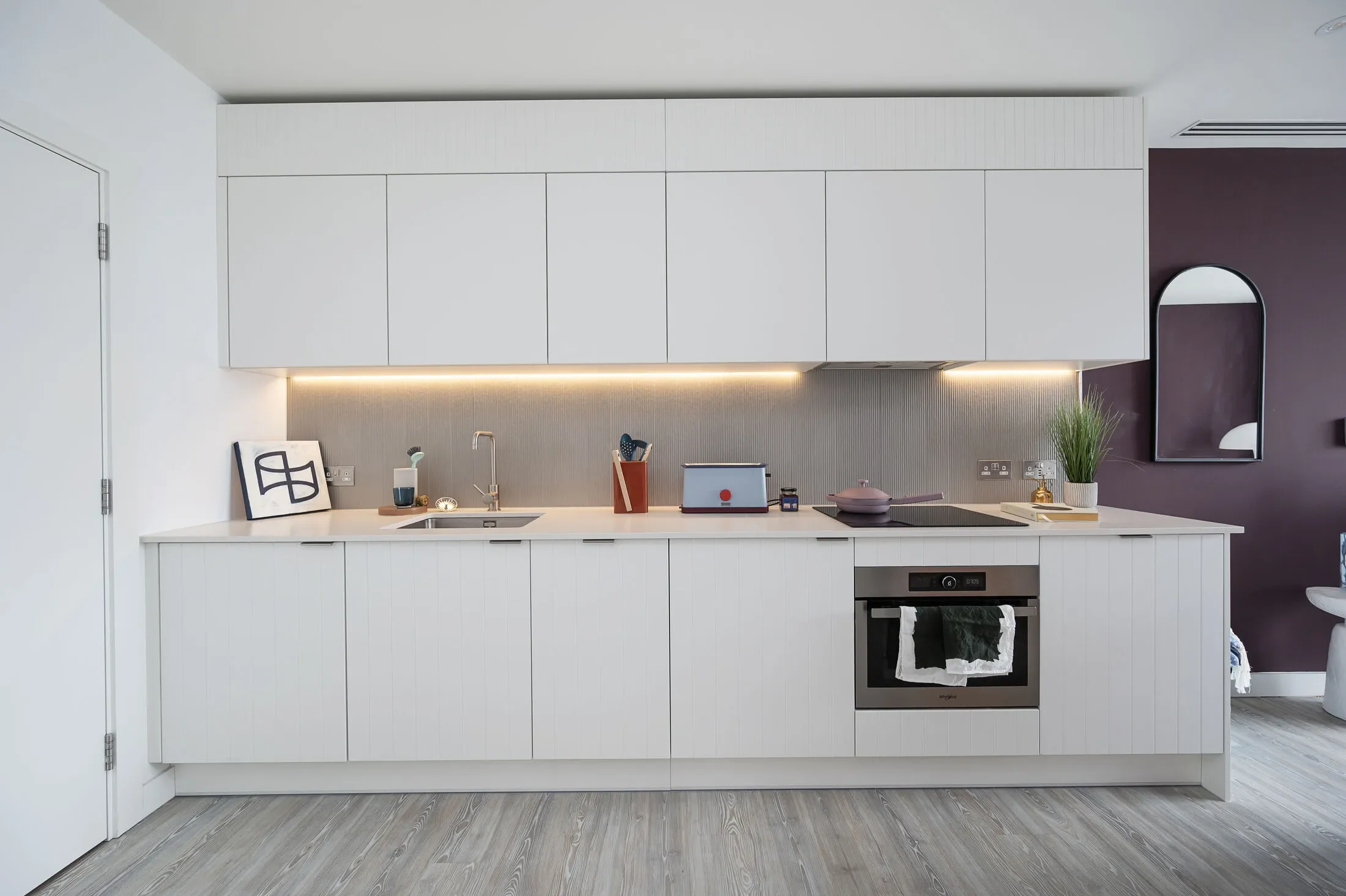 Flat Westfield Avenue in Greater London