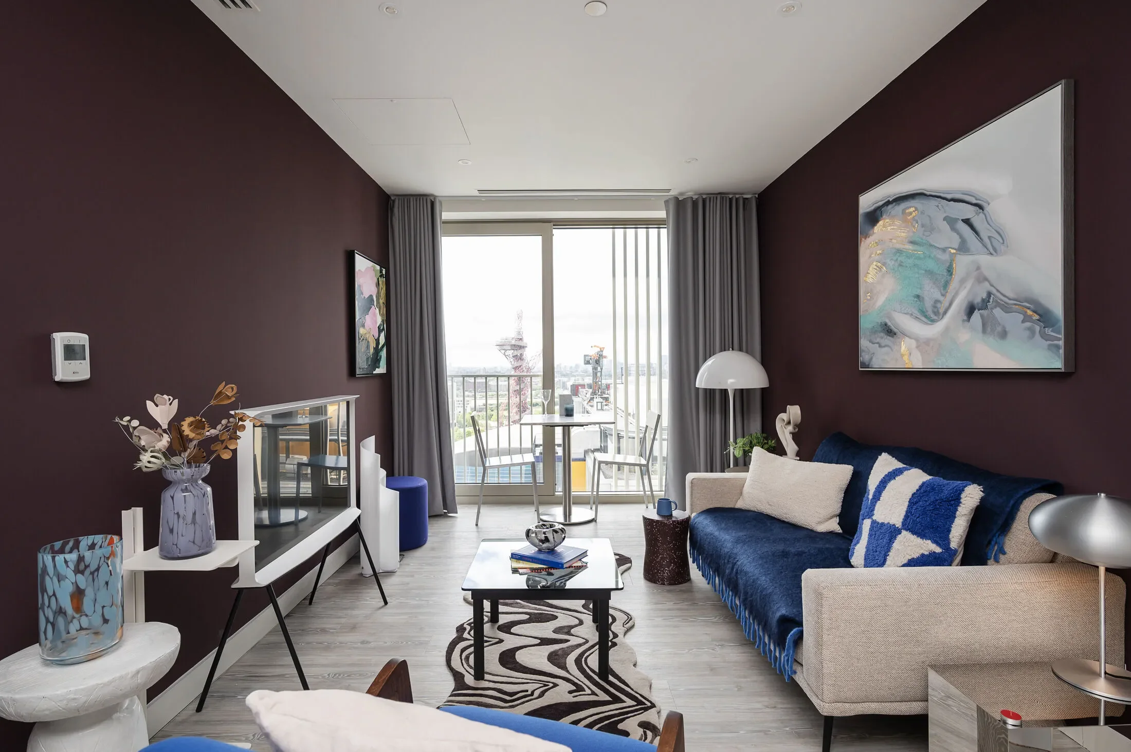 Flat Westfield Avenue in Greater London