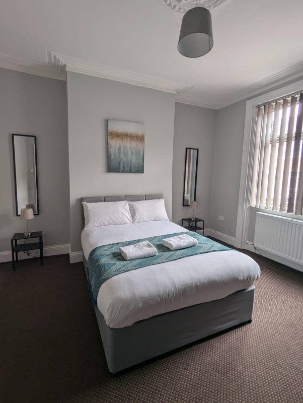 Room Shipcote Lane in Gateshead