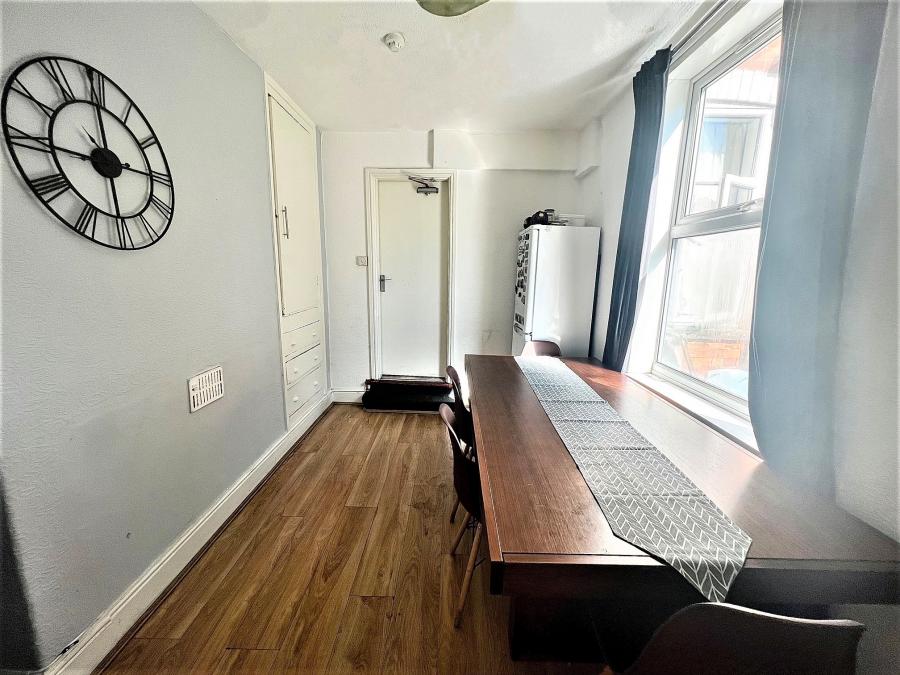 Room De Grey Street in Hull