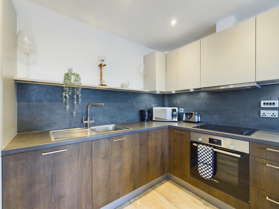 Flat Manorfield in Ashford