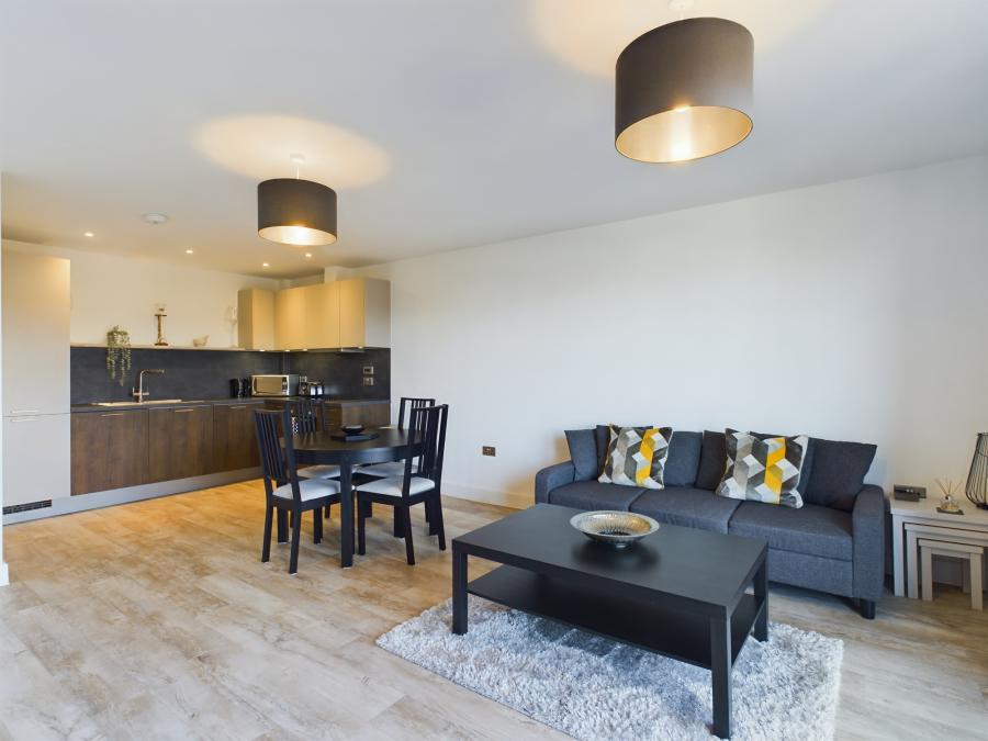Flat Manorfield in Ashford