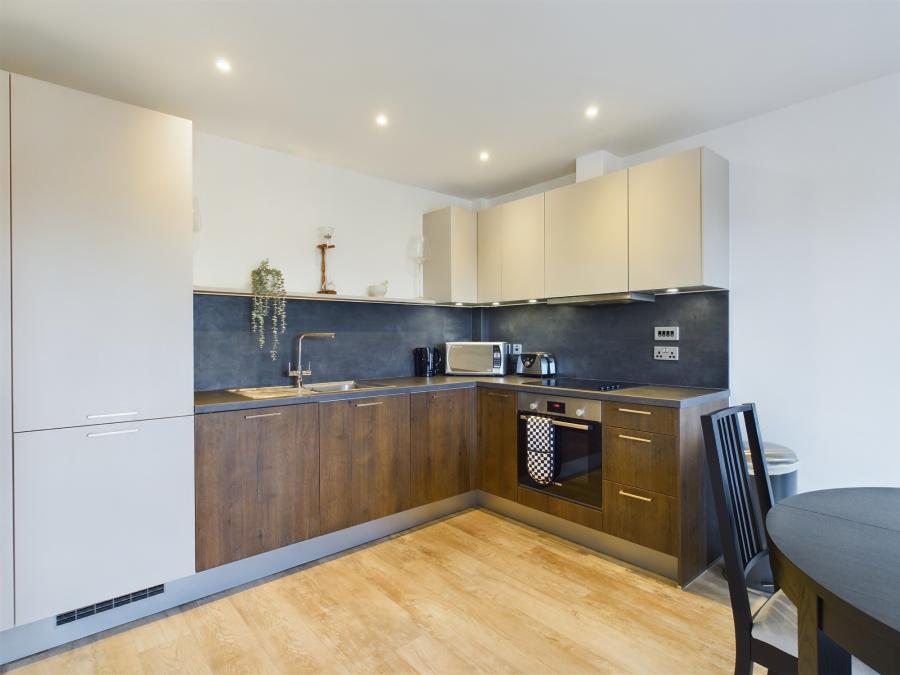 Flat Manorfield in Ashford