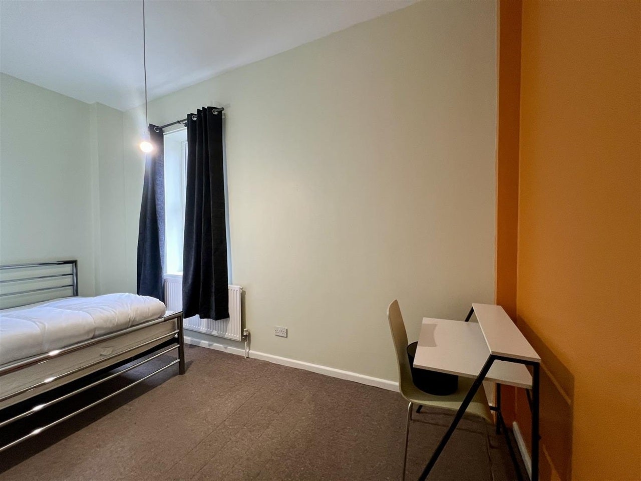Room Delph Mount in Leeds