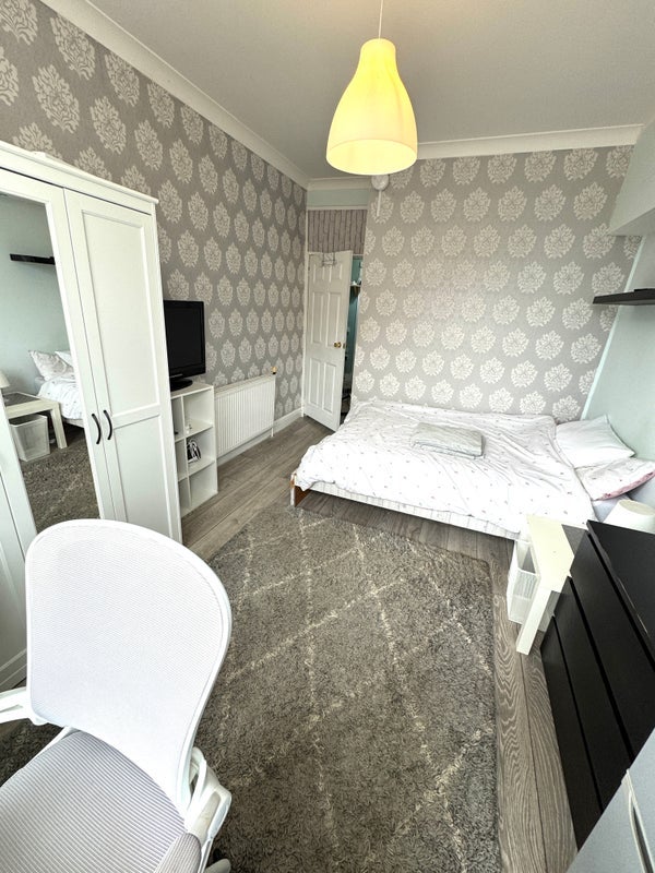 Room Midlock Street in Glasgow