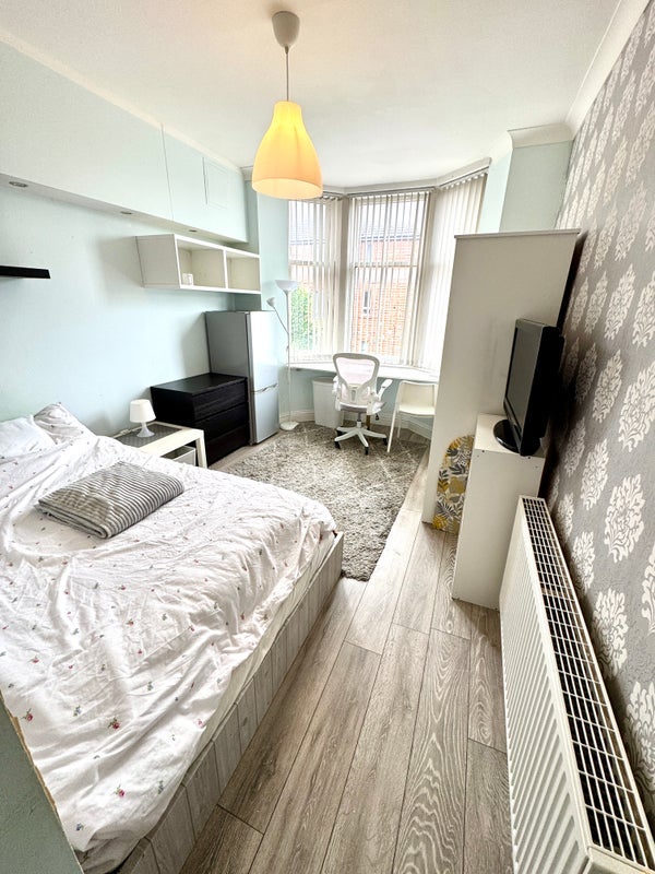 Room Midlock Street in Glasgow