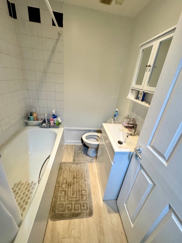 Room Midlock Street in Glasgow