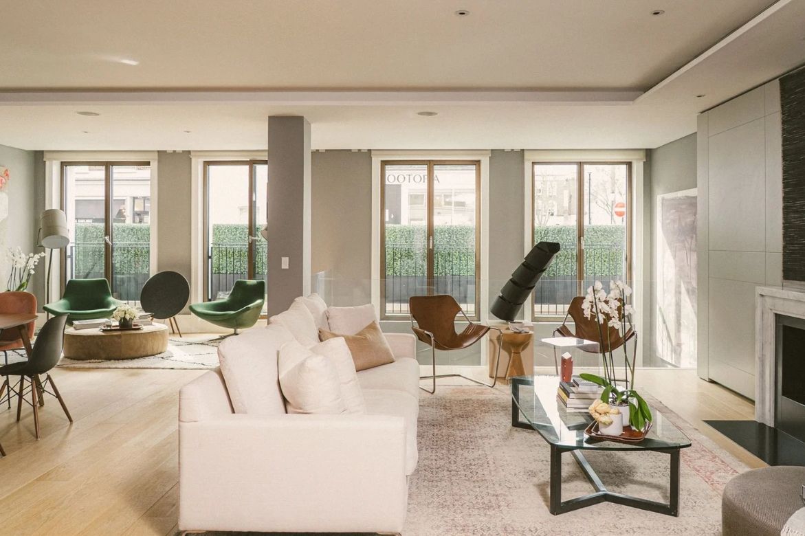 Flat Cheltenham Terrace in Greater London