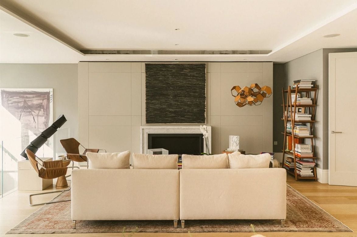 Flat Cheltenham Terrace in Greater London