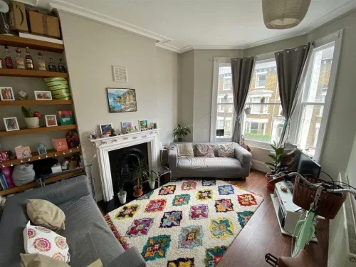 Flat Chantrey Road in London