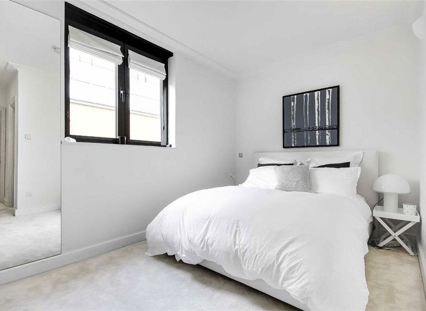 Flat Point W Access Road in Greater London