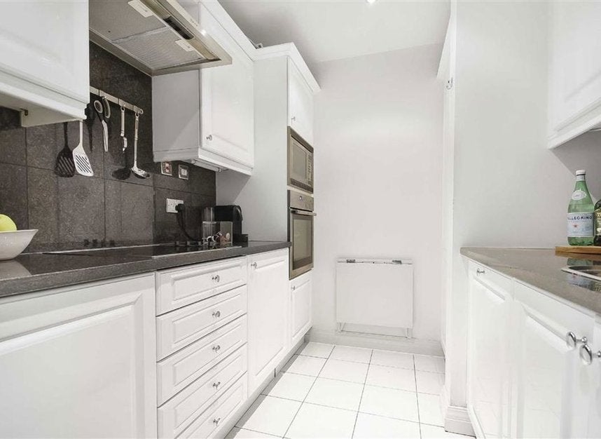 Flat Point W Access Road in Greater London