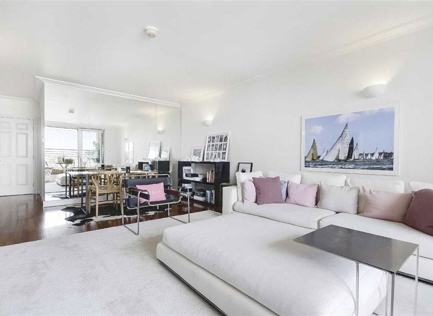 Flat Point W Access Road in Greater London
