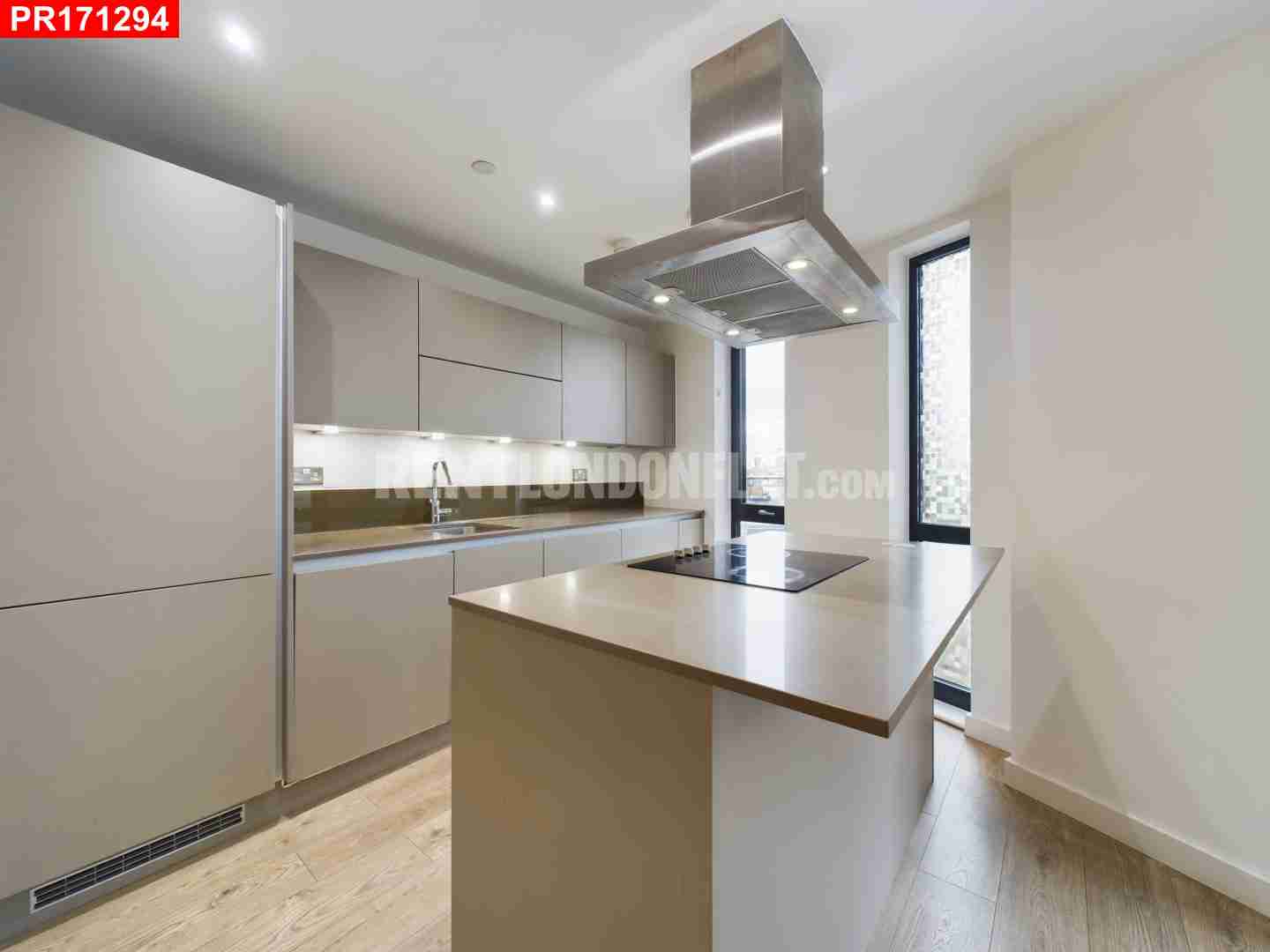 Flat Williamsburg Plaza in Greater London