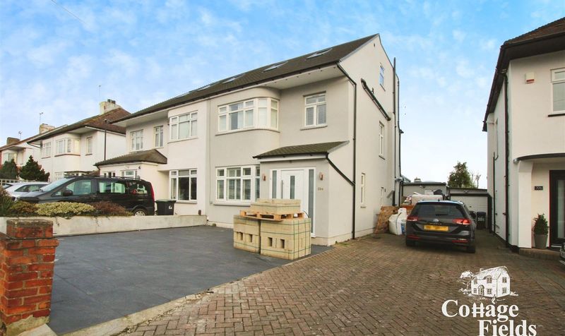 House Willow Road in Greater London