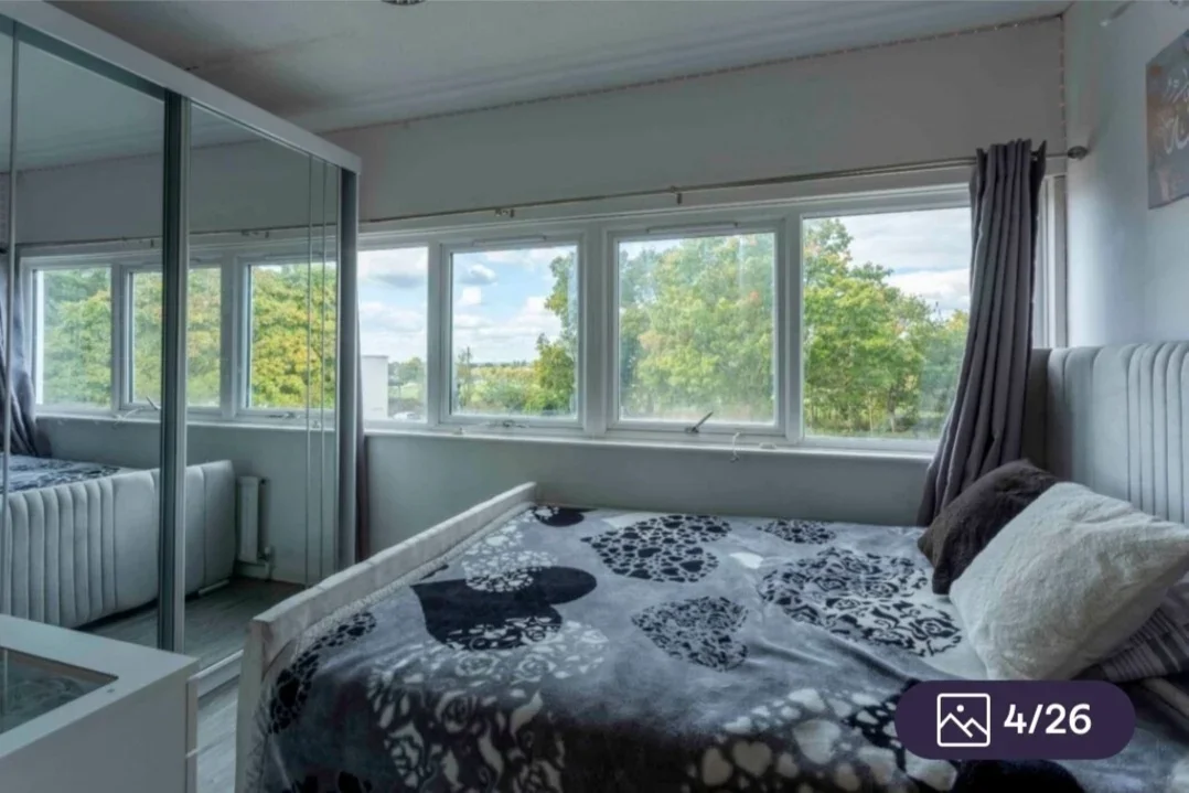 House Cheshire Close in Greater London
