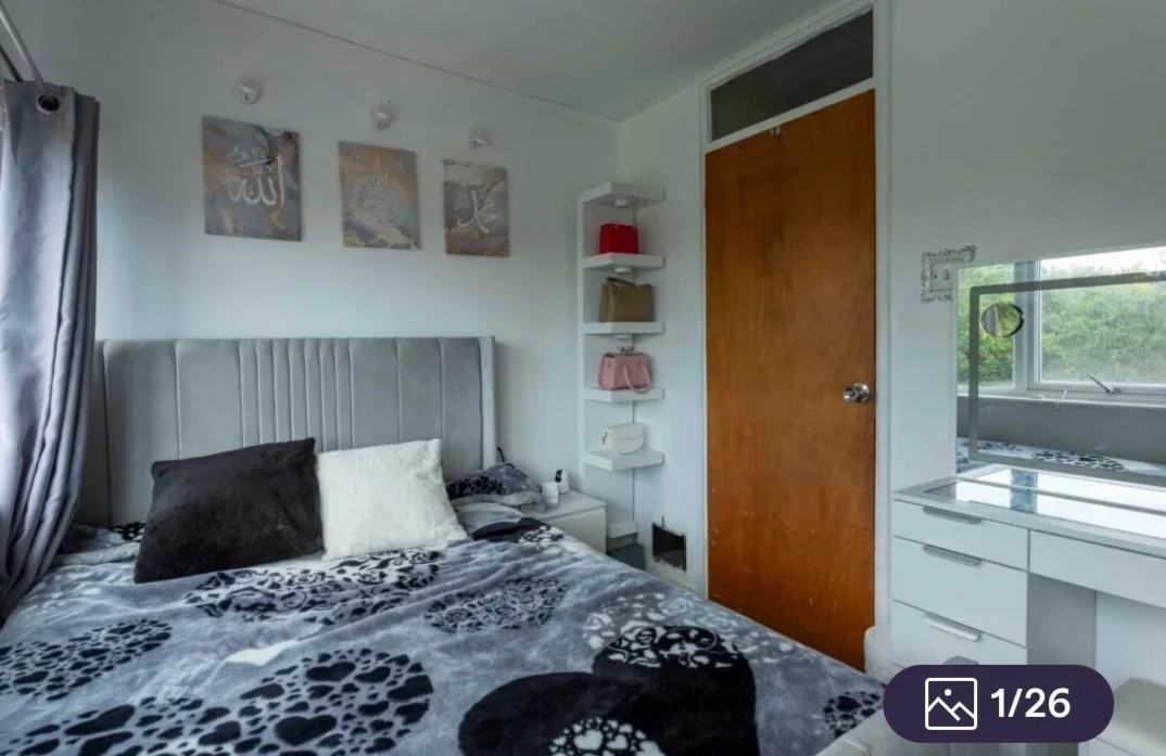 House Cheshire Close in Greater London