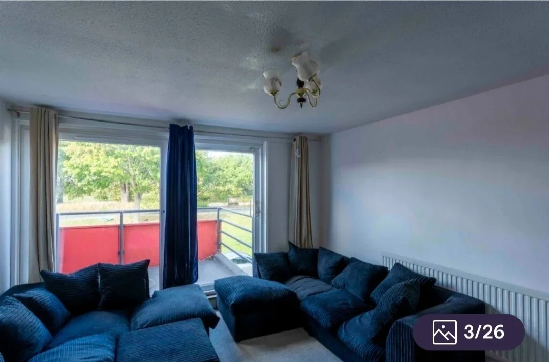 House Cheshire Close in Greater London