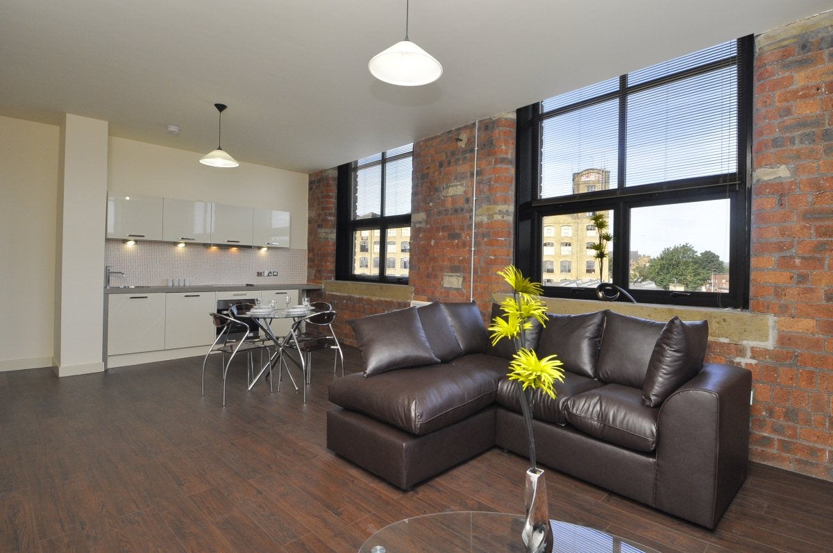 Flat Blakeridge Lane in Kirklees