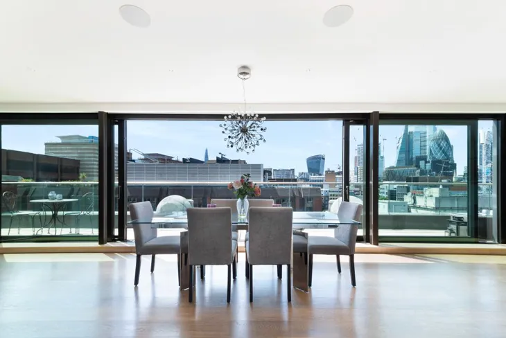 Flat Bridle Mews in Greater London