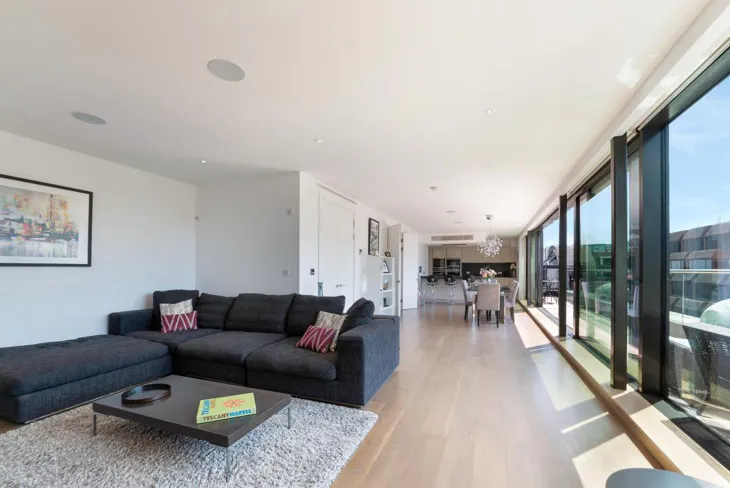 Flat Bridle Mews in Greater London