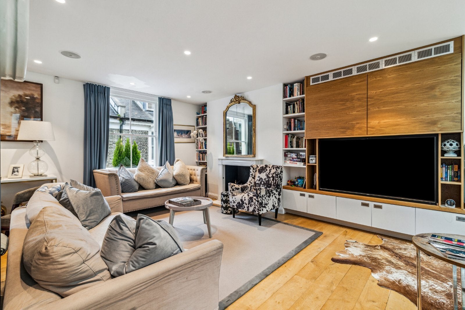 House Pembroke Mews in Greater London