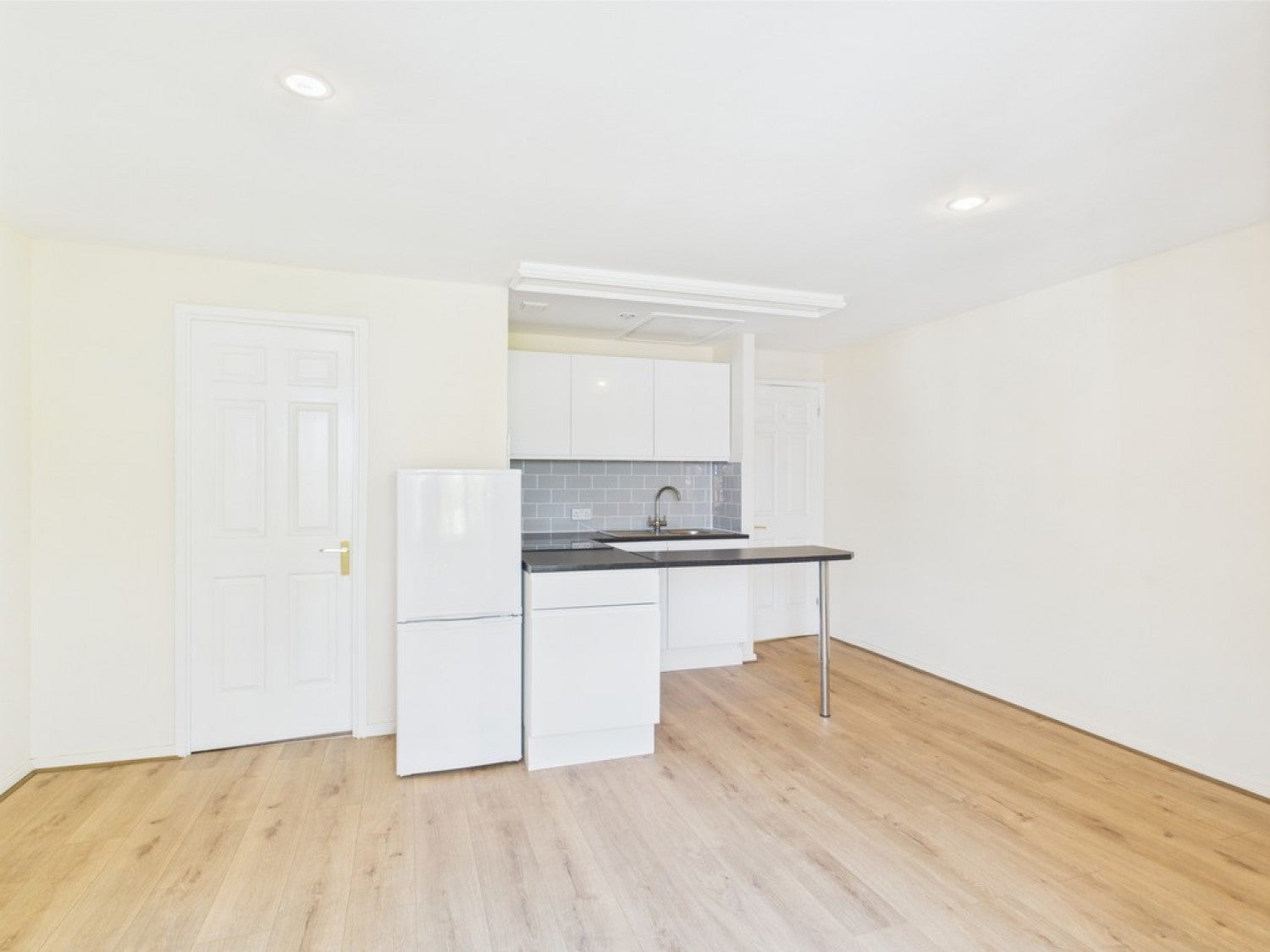 Flat Maunsell Park in Crawley