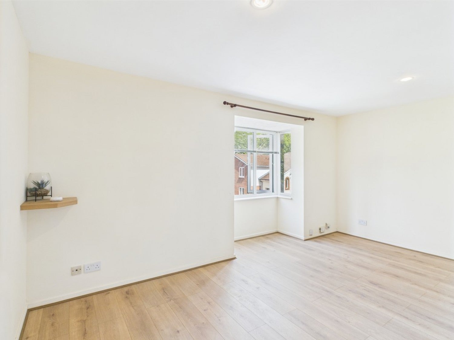 Flat Maunsell Park in Crawley