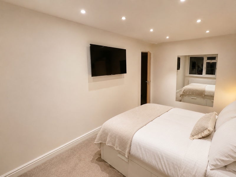 Room Risbury Walk in Manchester