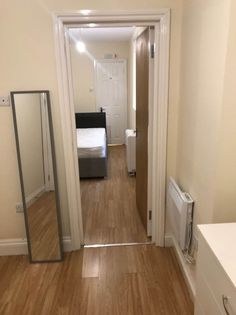 Room Liverpool Road in Luton