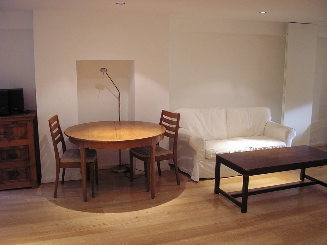 Flat Knatchbull Road in Greater London