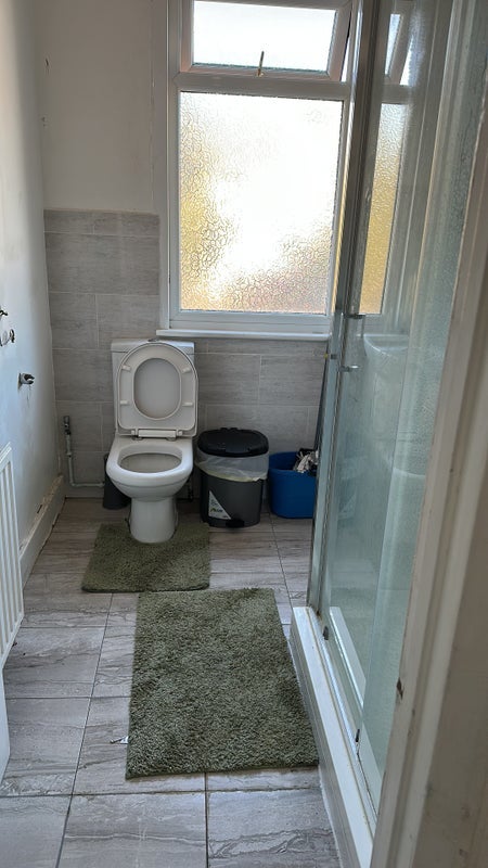 Room Wigston Road in Greater London