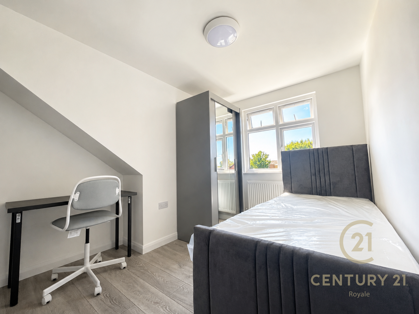 Room Surbiton Road in Greater London