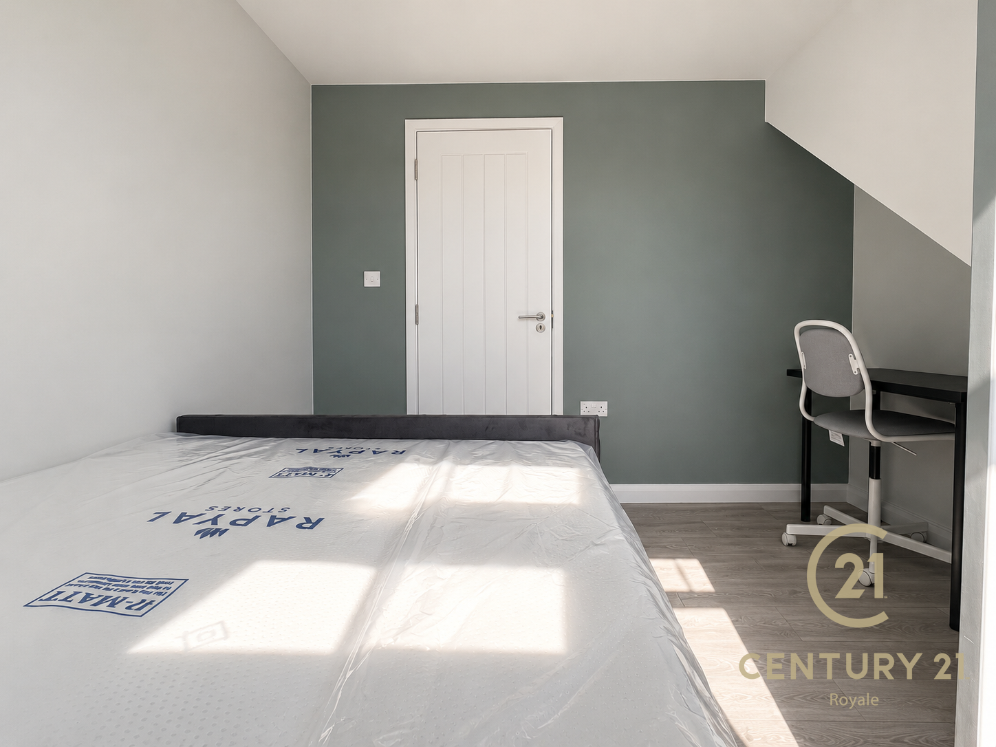 Room Surbiton Road in Greater London