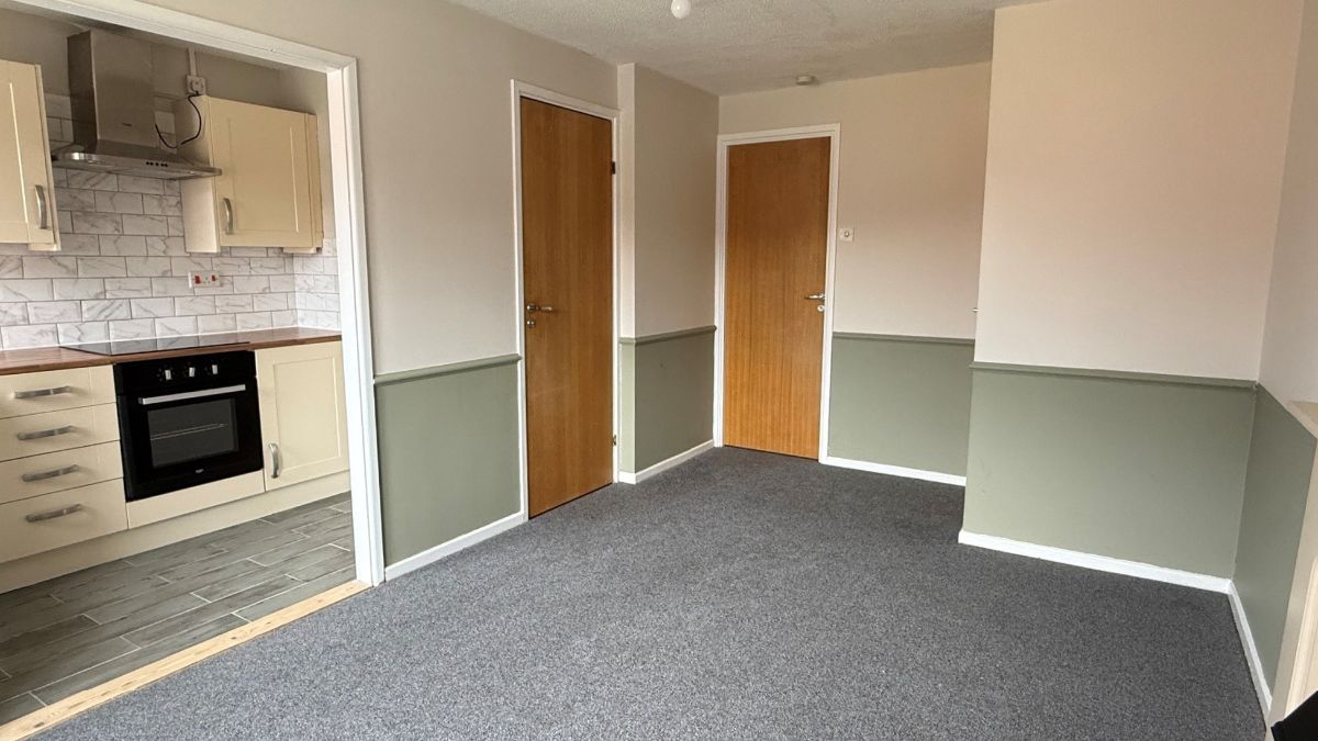 Room Circuit Close in Willenhall
