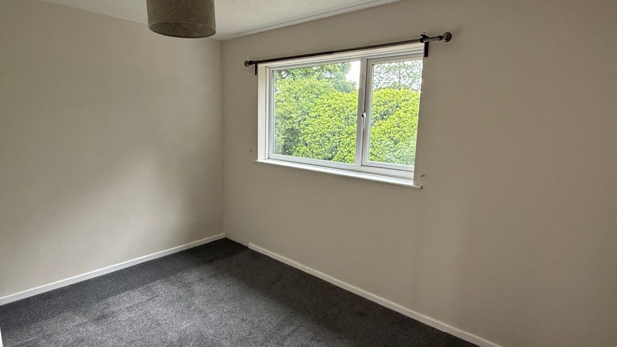 Room Circuit Close in Willenhall