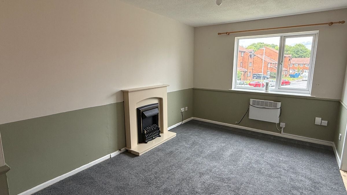 Room Circuit Close in Willenhall