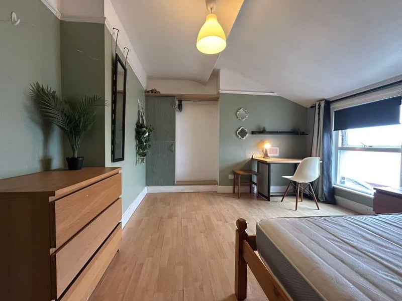 Room Glynn Street in Liverpool