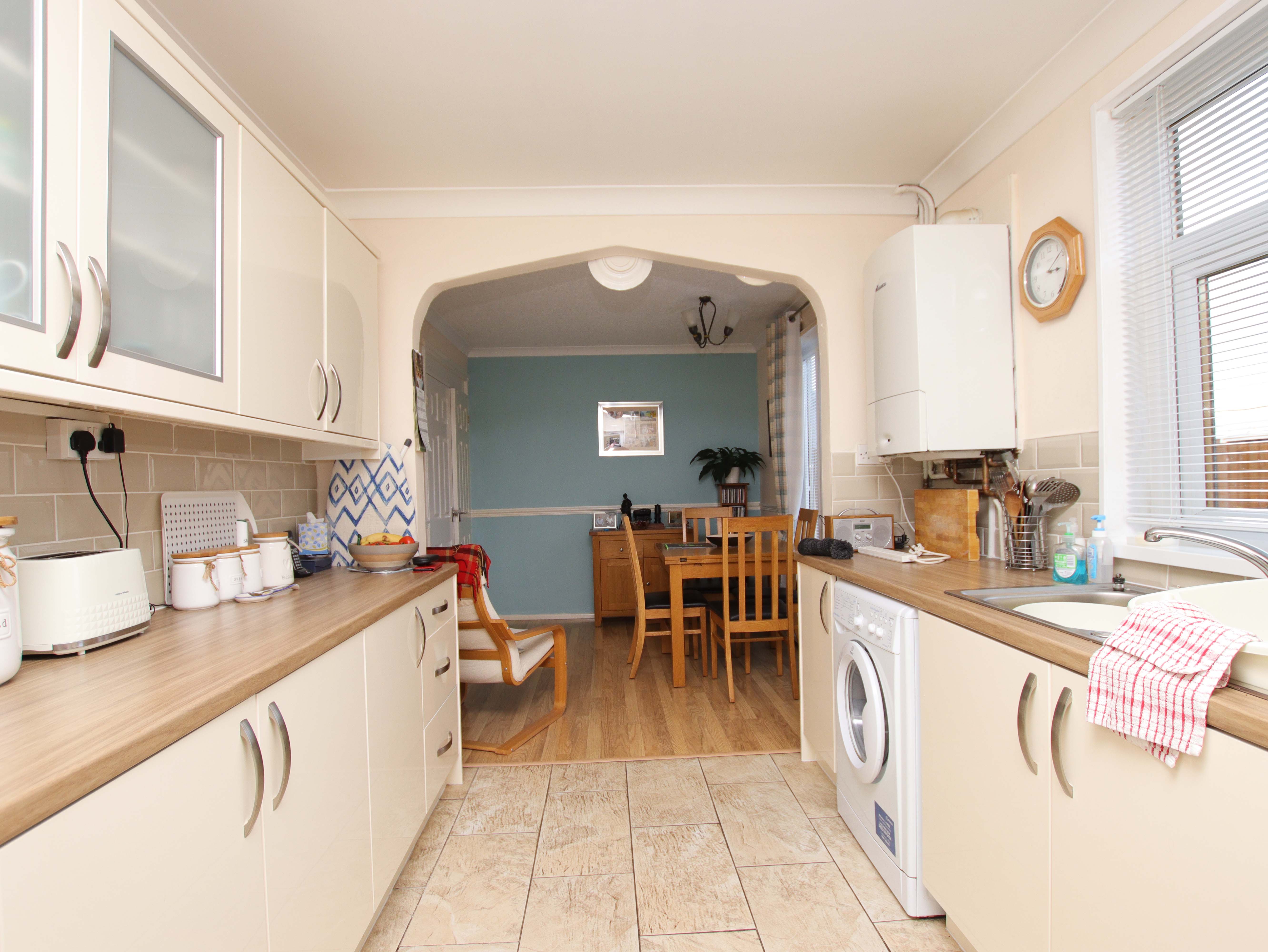 House Dan Caerlan in Llantrisant