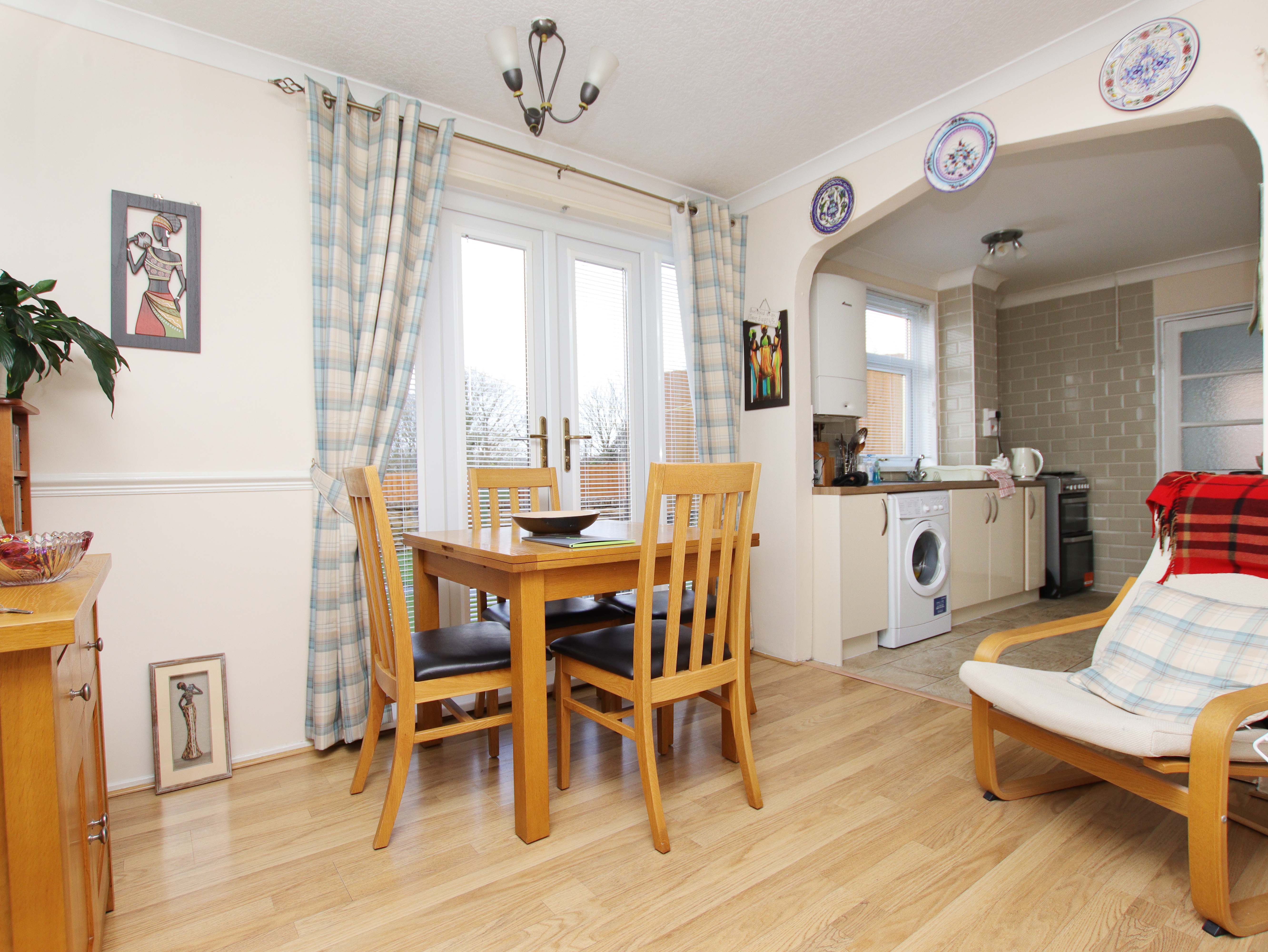 House Dan Caerlan in Llantrisant