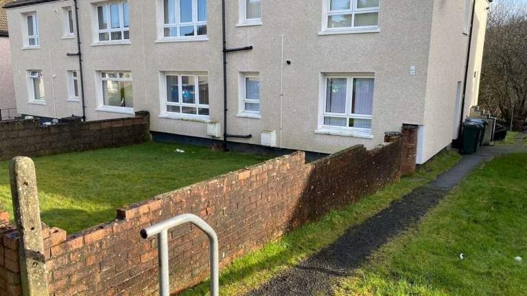 Flat Wylie Crescent in Cumnock
