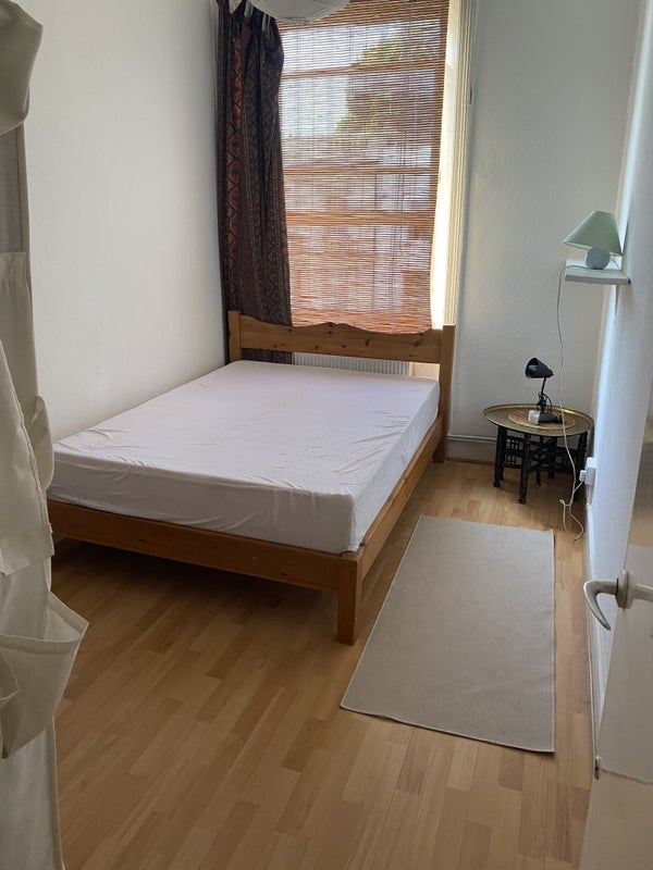Room Holland Road in Greater London