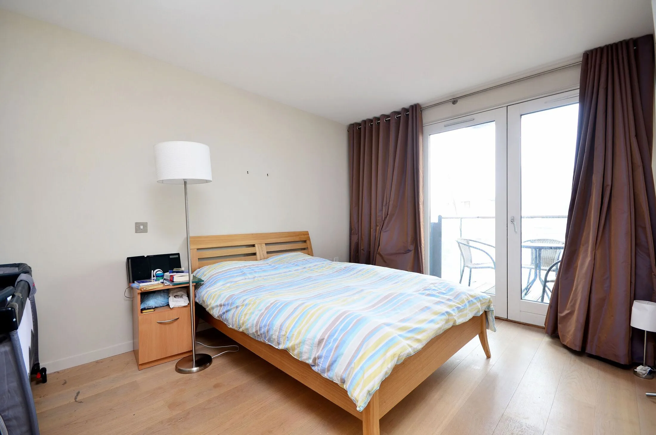 Flat Fairmont Avenue in Greater London