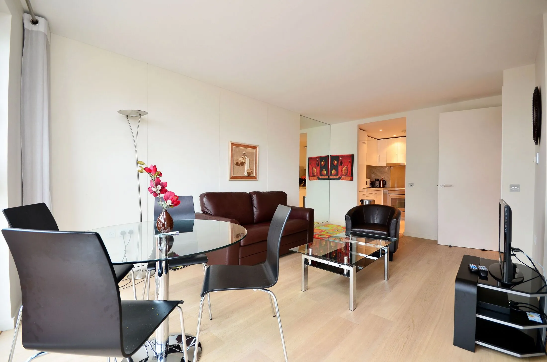 Flat Fairmont Avenue in Greater London