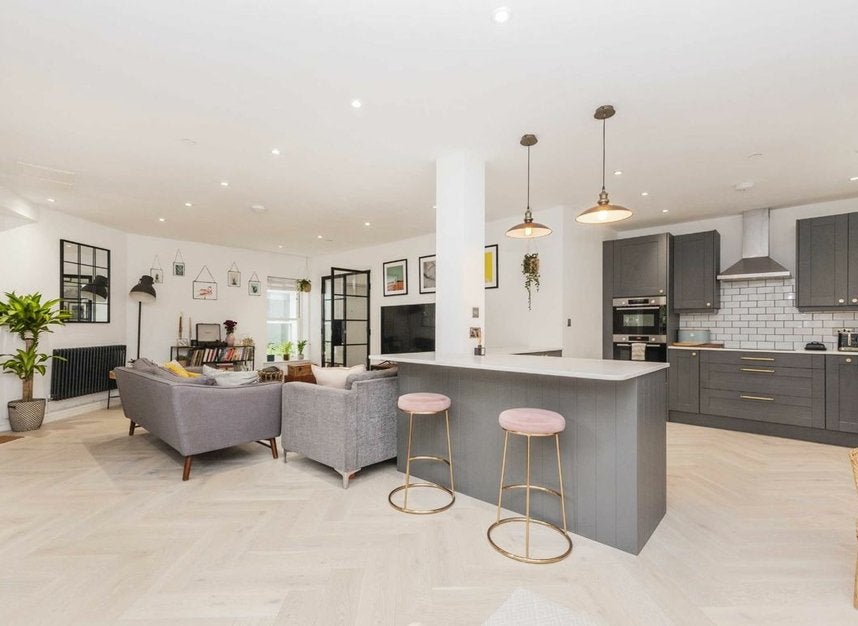 House Seely Road in Greater London