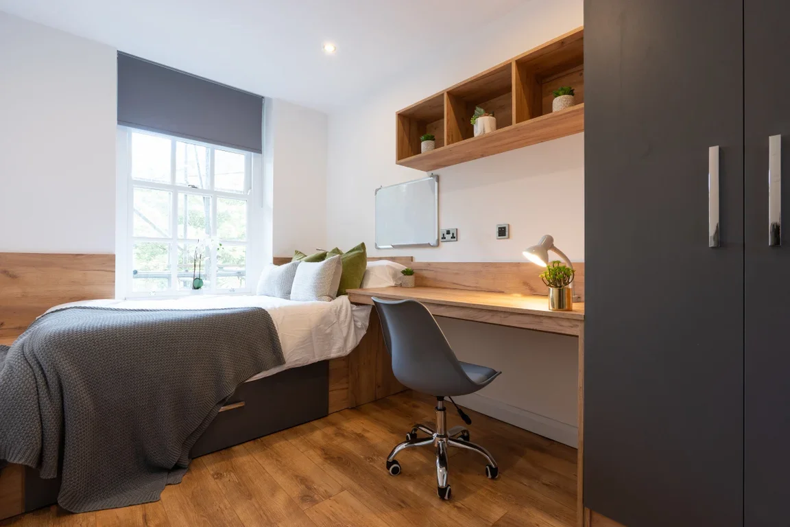 Flat Eskdale Terrace in Newcastle upon Tyne