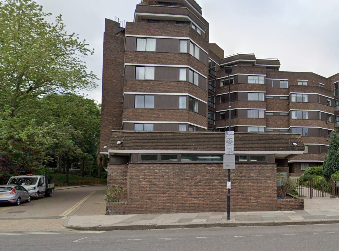 Flat Stevenage Road in Greater London
