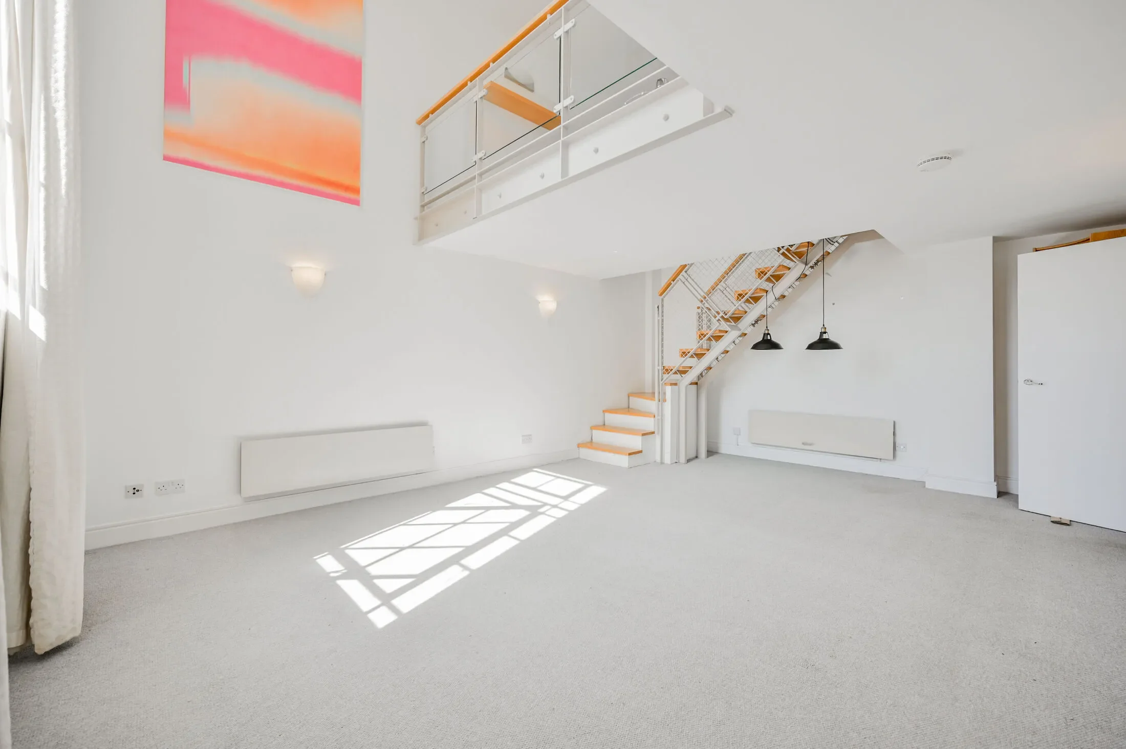 Flat Manor Gardens in Greater London