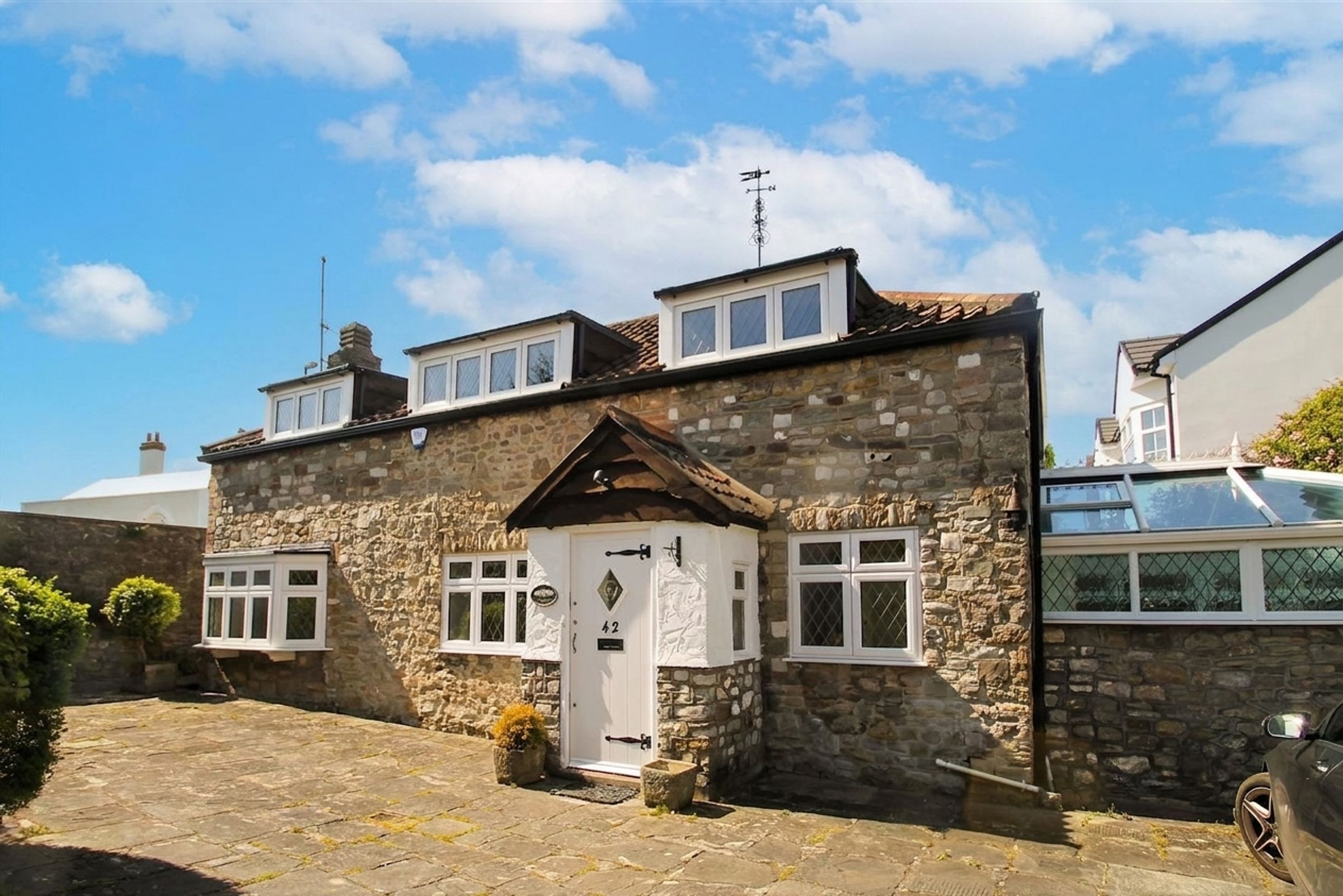 House Coombe Lane in Bristol